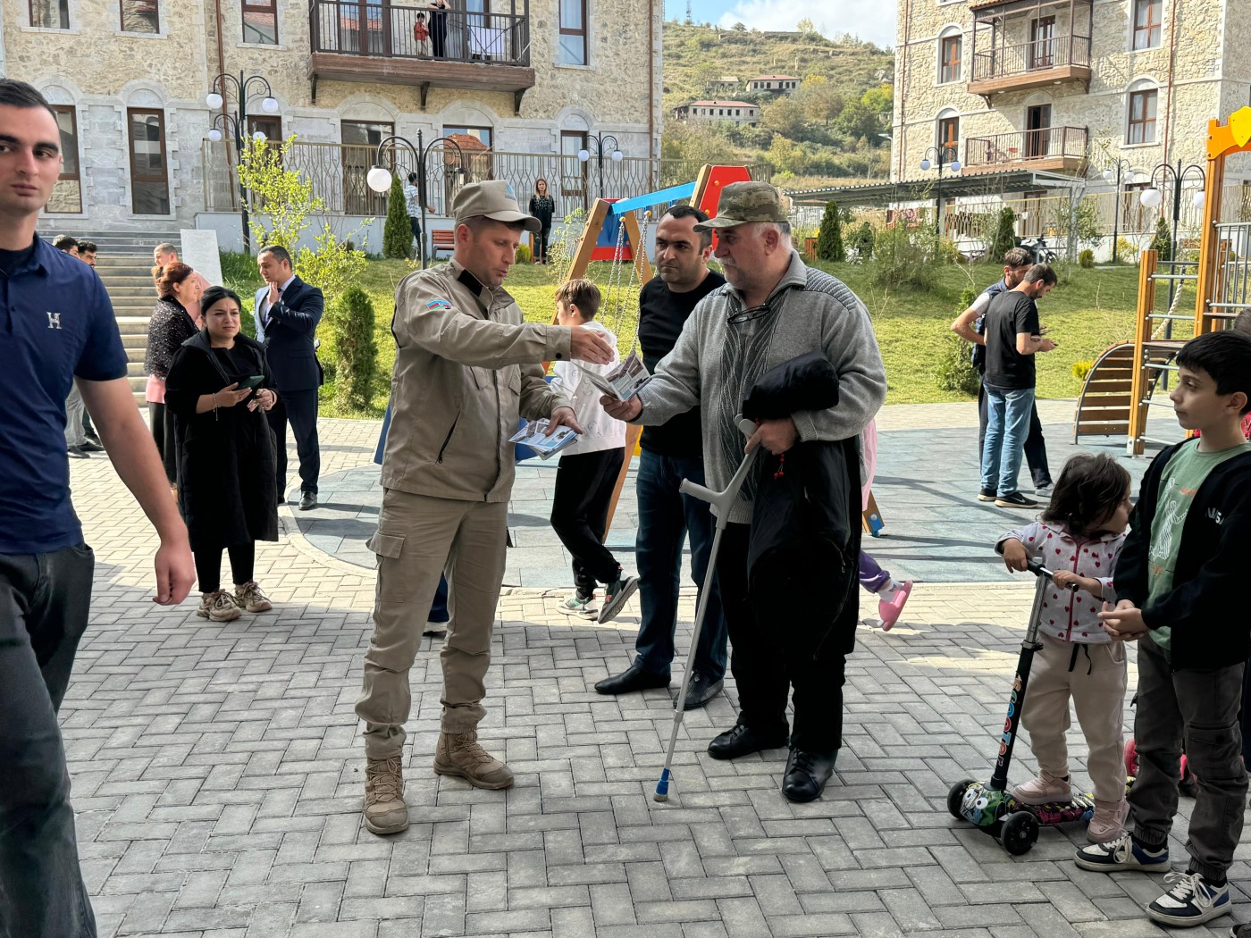 Növbəti köç karvanı Şuşaya çatdı - Mənzillərin açarları təqdim olundu (YENİLƏNİB)